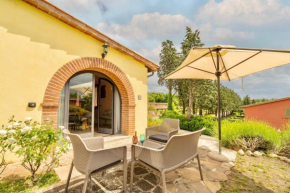 ISA-Chalet with common swimming-pool surrounded by Tuscan nature Trequanda